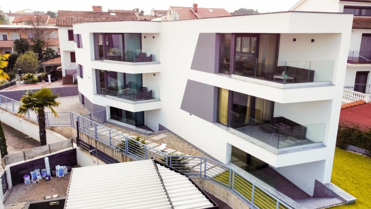 Villa Mirno More Apartments Malinska Exterior foto