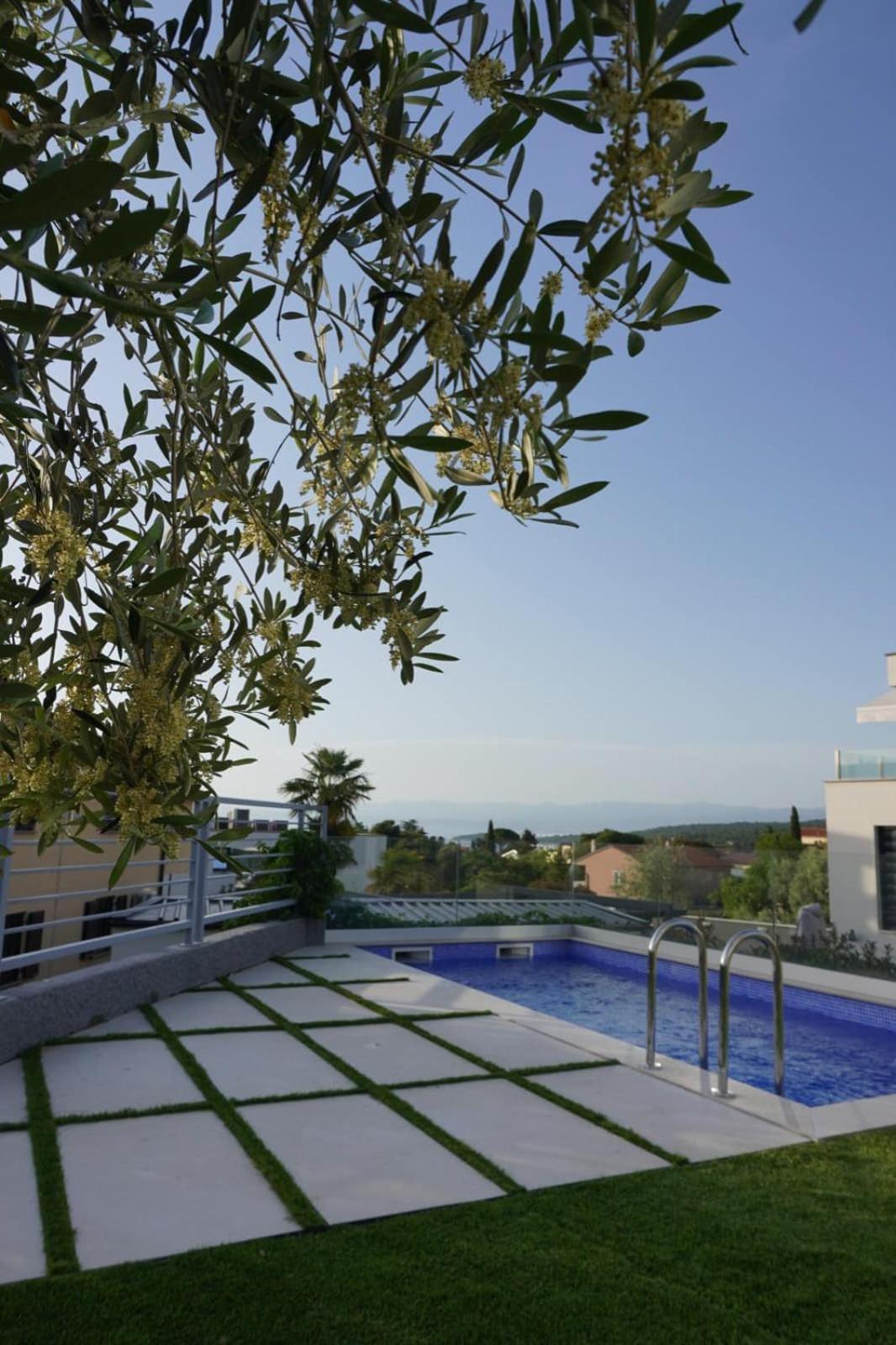 Villa Mirno More Apartments Malinska Exterior foto